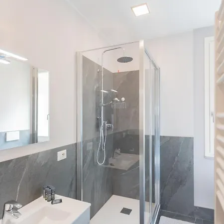 Sant'agostino By Rent * Como